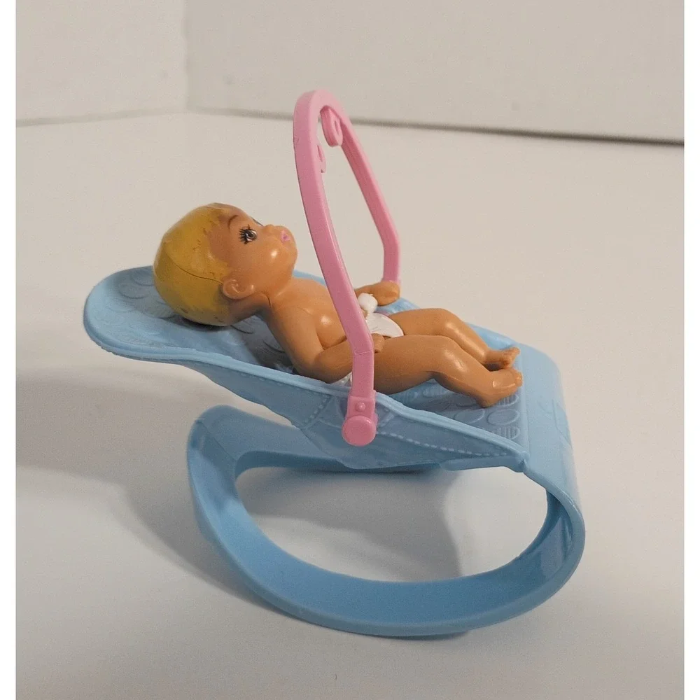 Fisher-Price Doll's House, Baby In Rocking Chair Bouncer Seat, Nursery‎ Baby